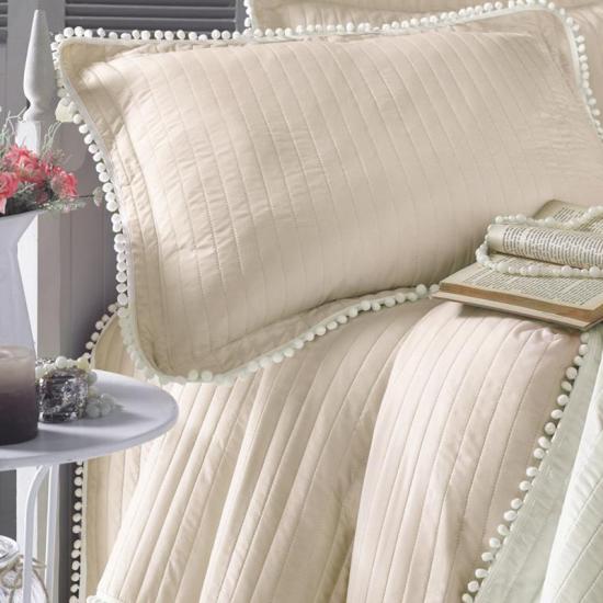Sprei Pompom Dan Coverlet King Size